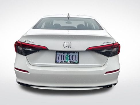 Used 2022 Honda Civic Sport image 6