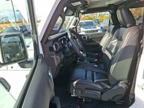 Certified 2022 Jeep Wrangler Unlimited Rubicon w/ Dual Top Group image 13