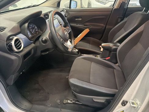 Used 2023 Nissan Versa SV FWD image 8