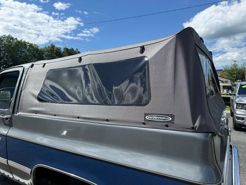 Used 1988 Chevrolet Blazer 4WD image 18