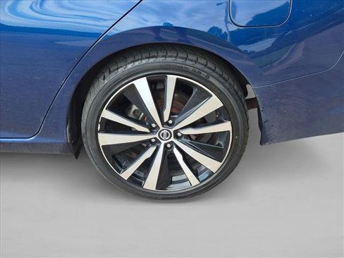 Used 2021 Nissan Altima 2.5 SR FWD image 6