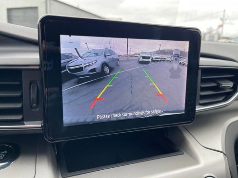 Used 2022 Ford Explorer XLT w/ Equipment Group 202A image 24