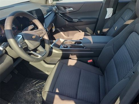 New 2026 Chevrolet Equinox LT image 16