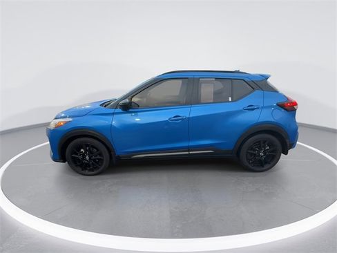 Used 2022 Nissan Kicks SR w/ Premium Package image 5