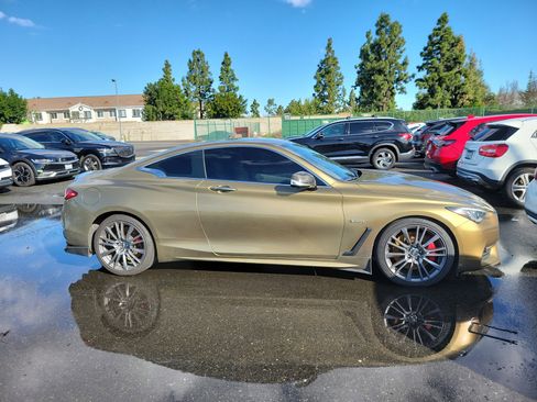 Used 2017 INFINITI Q60 Red Sport 400 image 5