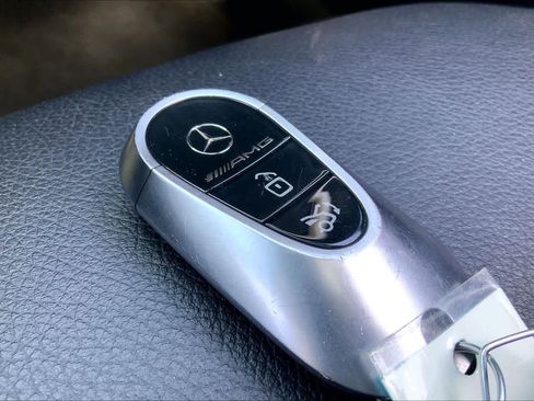 Used 2025 Mercedes-Benz GLC 43 AMG 4MATIC image 15