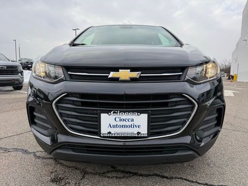 Used 2022 Chevrolet Trax LS w/ Tint and Cruise Package image 3