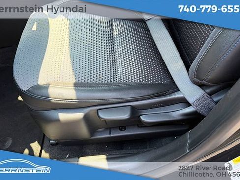 Used 2025 Chevrolet Trax LT FWD image 16