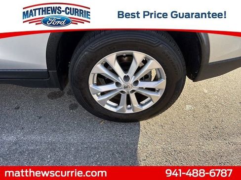 Used 2016 Nissan Rogue SV image 14