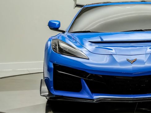 Used 2023 Chevrolet Corvette Z06 RWD image 34
