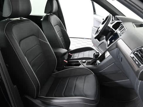 Used 2024 Volkswagen Tiguan SEL R-Line image 14