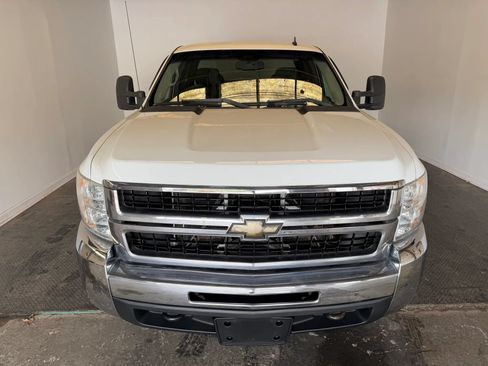 Used 2010 Chevrolet Silverado 2500 LT AWD/4WD image 3