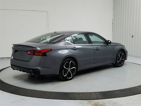 Used 2025 Nissan Altima 2.5 SR image 7