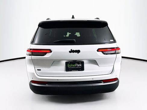 Used 2023 Jeep Grand Cherokee L Laredo image 7