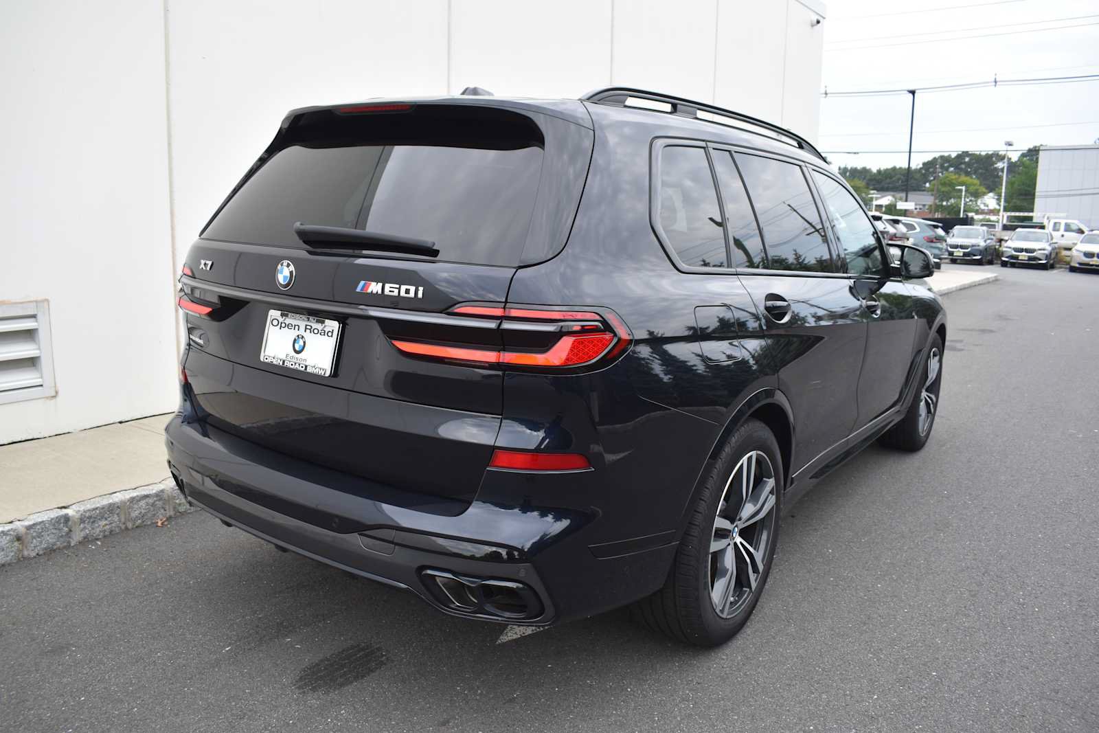 Used 2025 BMW X7 M60i w/ Executive Package AWD/4WD image 5