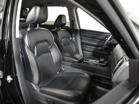 Used 2023 Nissan Pathfinder SL AWD/4WD image 38