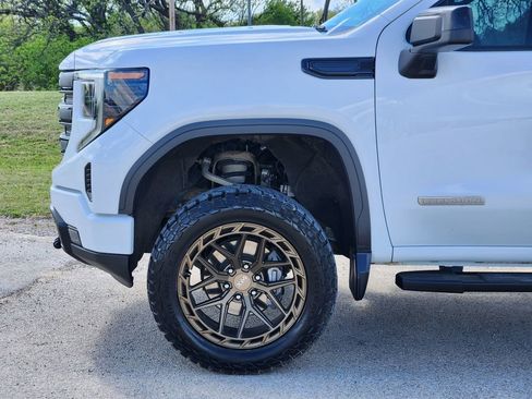 Used 2023 GMC Sierra 1500 Elevation image 8