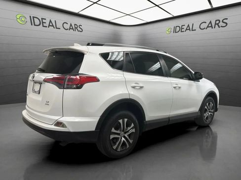 Used 2017 Toyota RAV4 LE w/ Carpet Mat Package AWD/4WD image 5