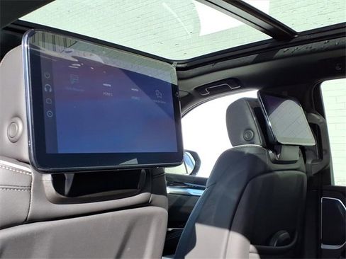 New 2026 Cadillac Escalade Luxury image 6