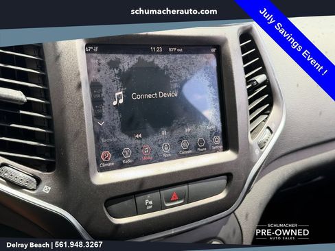 Used 2019 Jeep Cherokee Trailhawk AWD/4WD image 21
