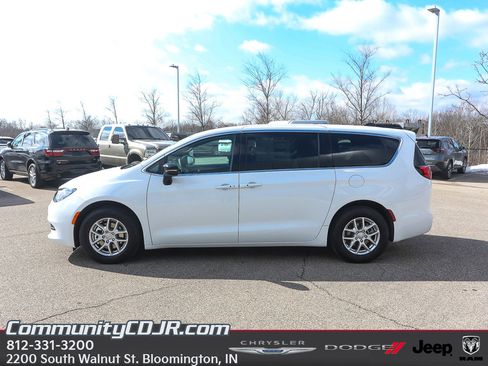 New 2026 Chrysler Voyager LX image 2