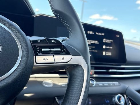 New 2026 Hyundai Elantra Limited FWD image 16