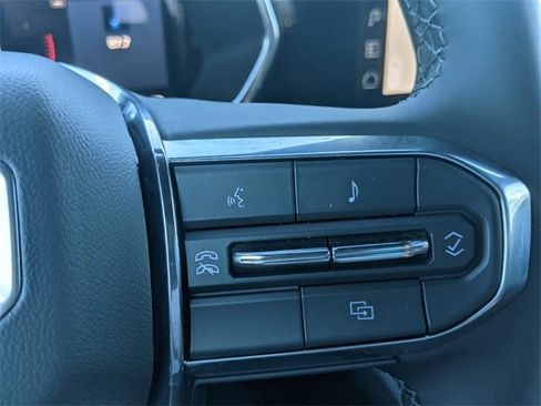 New 2025 GMC Canyon Elevation w/ Convenience Package image 30