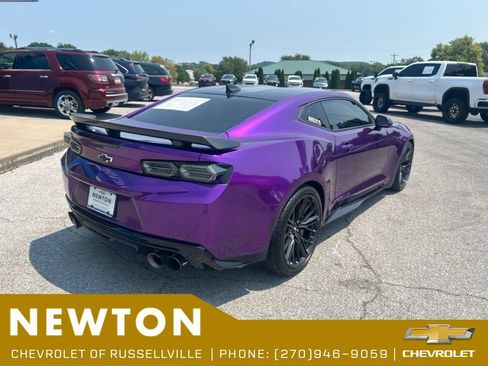 Used 2018 Chevrolet Camaro ZL1 RWD image 27