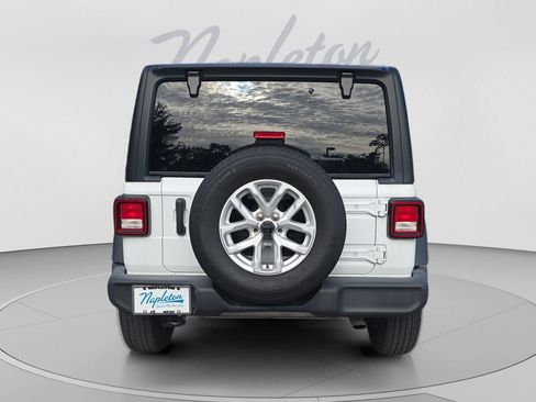 Used 2023 Jeep Wrangler Sport AWD/4WD image 4