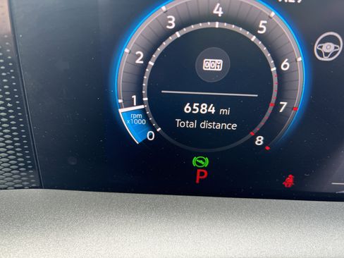 Used 2025 Volkswagen Tiguan S image 21