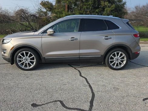 Used 2019 Lincoln MKC Reserve w/ MKC Technology Package image 2