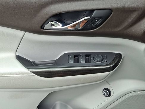 Certified 2017 GMC Acadia SLT FWD image 13