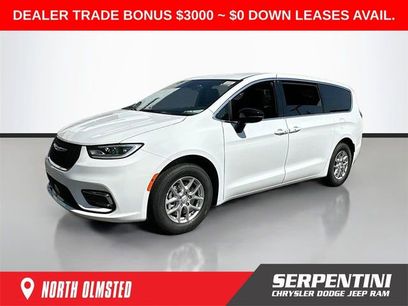 New 2026 Chrysler Pacifica Select