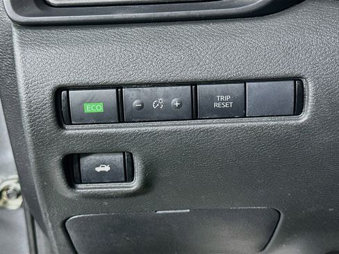 Used 2025 Nissan Sentra S FWD image 16