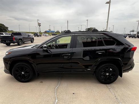 Used 2024 Toyota RAV4 SE AWD/4WD image 6