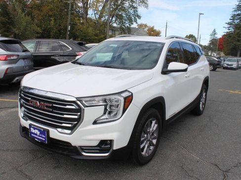 Used 2023 GMC Terrain SLT image 3