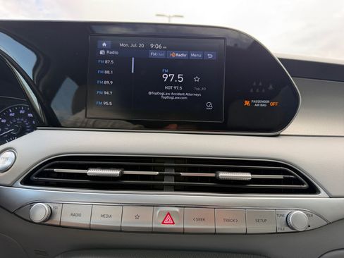 Used 2021 Hyundai Palisade SEL w/ Convenience Package FWD image 12