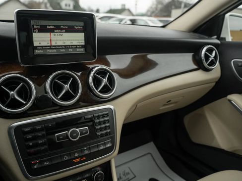 Used 2015 Mercedes-Benz GLA 250 4MATIC image 21
