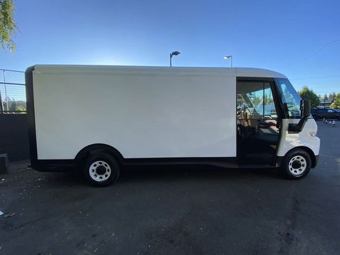 Used 2024 Chevrolet Brightdrop 600 w/ Commercial Equipment Package AWD/4WD image 7
