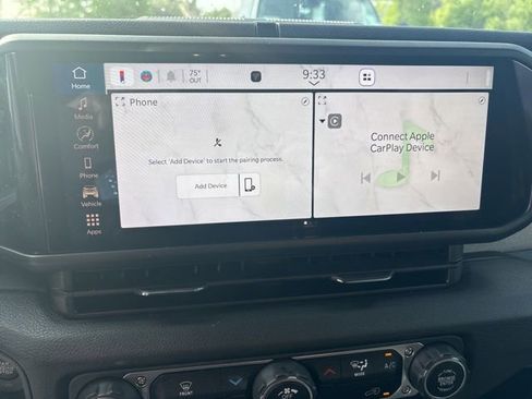 Used 2025 Jeep Wrangler Sport image 12