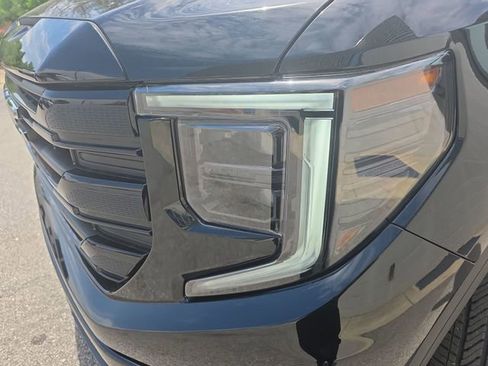 Used 2024 GMC Sierra 1500 Elevation AWD/4WD image 32