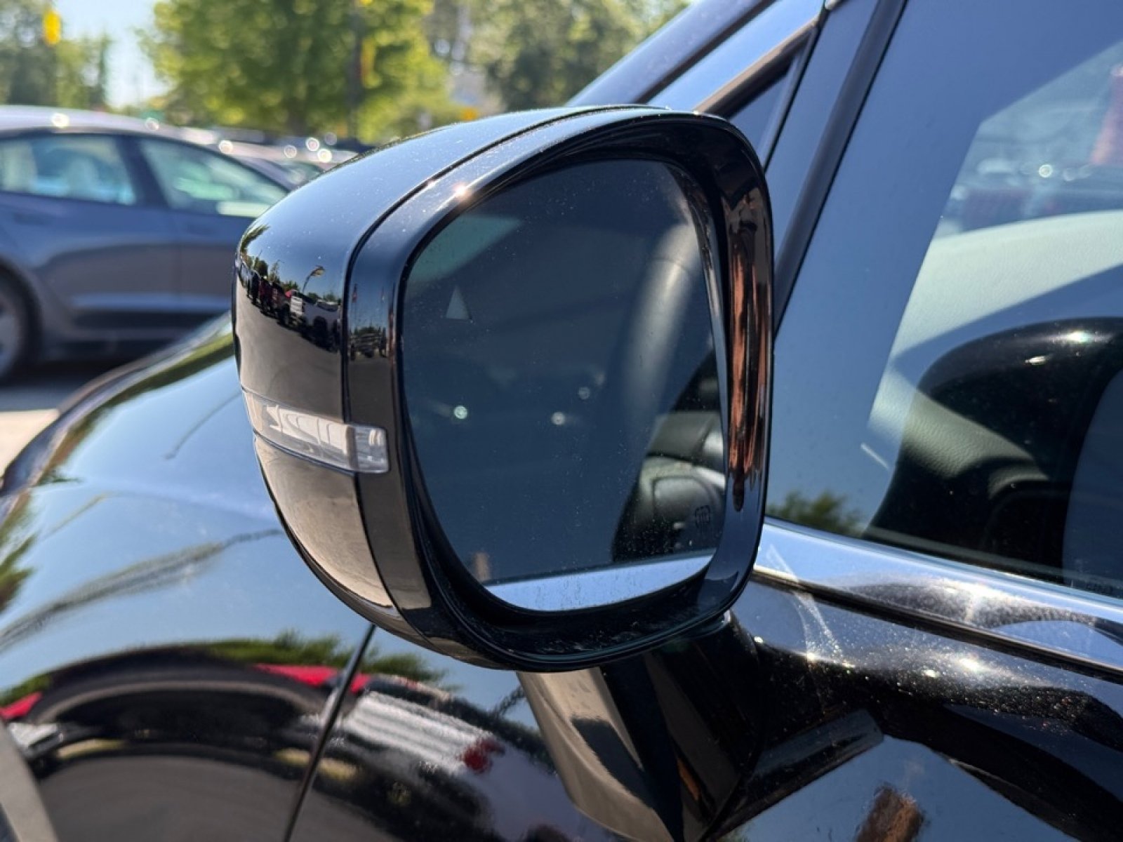 Used 2025 Chrysler Pacifica Select FWD image 39