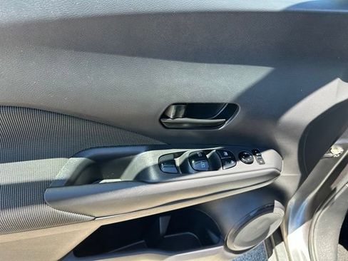 Used 2020 Nissan Kicks S FWD image 17