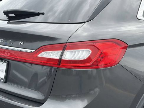 Used 2018 Lincoln MKX Select w/ Select Plus Package FWD image 6