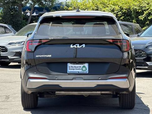 Used 2026 Kia Sportage LX FWD image 5