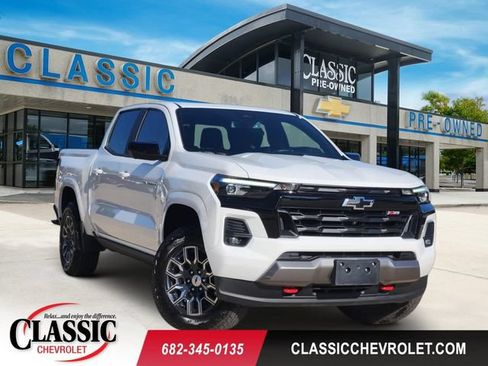 Used 2024 Chevrolet Colorado Z71 w/ Z71 Convenience Package 2 AWD/4WD image 1