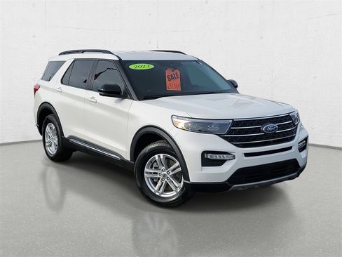 Used 2023 Ford Explorer XLT w/ Equipment Group 202A image 2