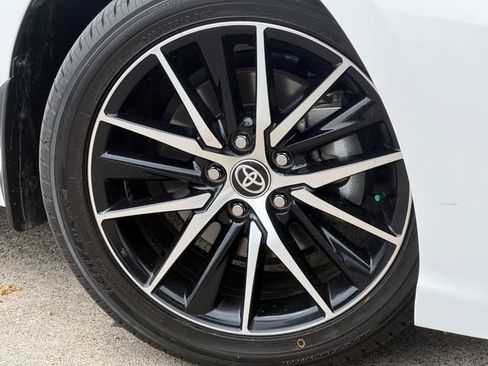 Used 2023 Toyota Camry SE w/ Convenience Package FWD image 7