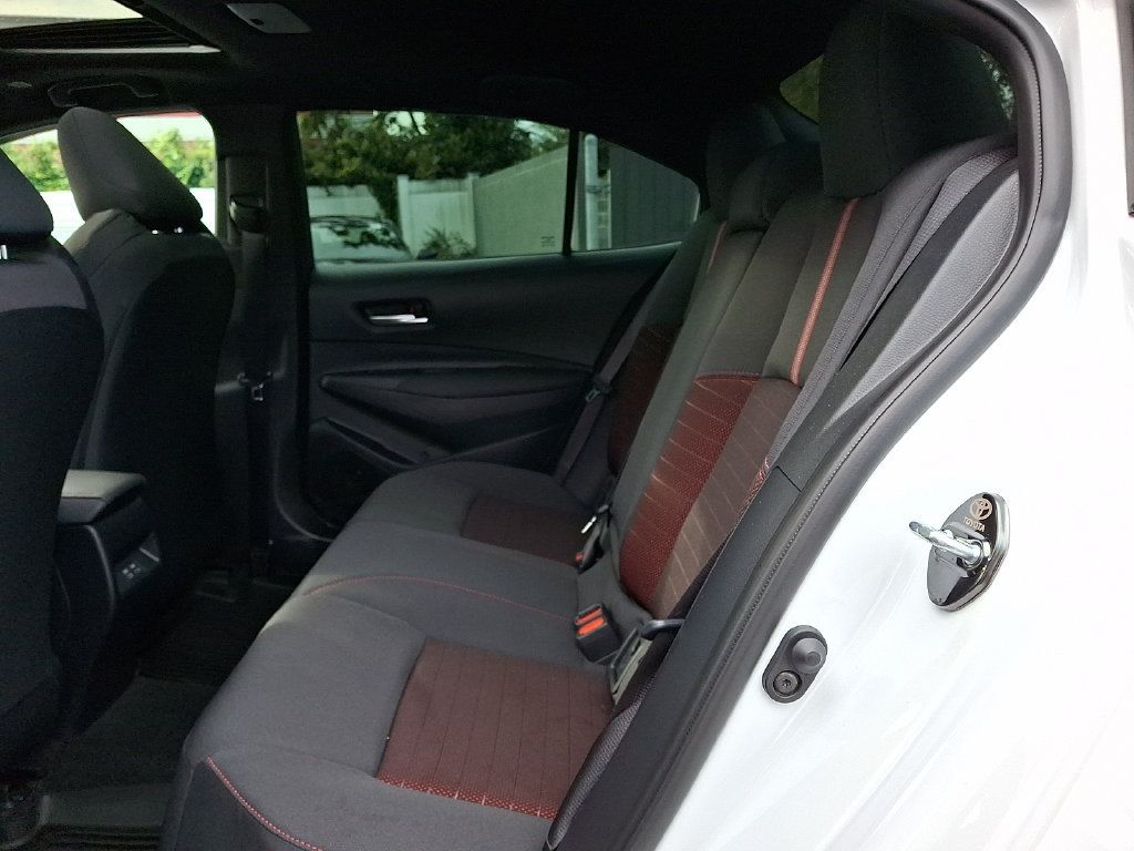 Used 2025 Toyota Corolla SE w/ SE Premium Package FWD image 10