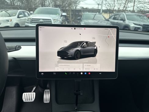 Used 2023 Tesla Model Y Performance image 28